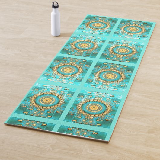 Tapis de yoga de mandala hypnotique (En situation)