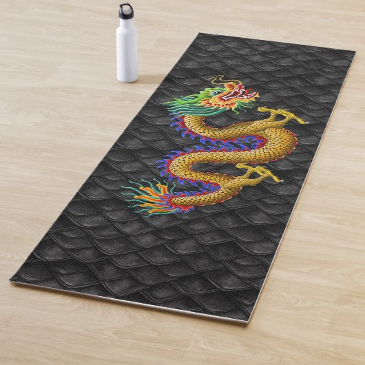 Tapis De Yoga Dragon chinois d'or (En situation)