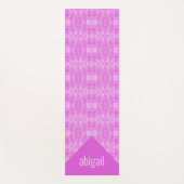 Tapis De Yoga Élégance à motifs en monogramme rose (Devant)