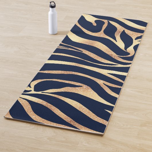 Tapis De Yoga Elégant bleu marine Gold Zebra Imprimer (En situation)