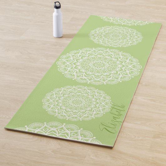 Tapis De Yoga Élégant Monogramme Boho Lime Green Mandala (En situation)