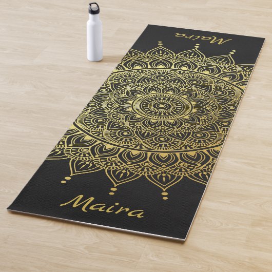 Tapis De Yoga Elégant or sur Soft Black Floral Henna Mandala (En situation)