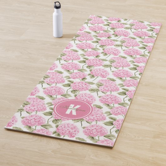 Tapis De Yoga Elegant Pink Hydragea Flowers Pattern Monogram (En situation)
