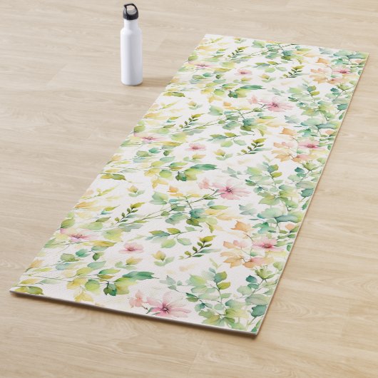 Tapis De Yoga Elégant vert fleurs sauvages d'aquarelle (En situation)