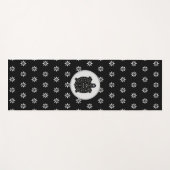 Tapis De Yoga Elégante tortue noire avec fleurs blanches sur noi (Devant (Horizontal))