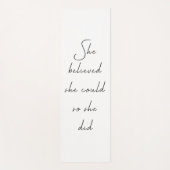 Tapis De Yoga Elle Croyait Qu'Elle Pourrait Citer Inspirationnel (Devant)