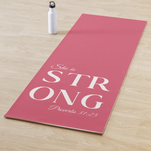 Tapis De Yoga Elle est une citation chrétienne forte (En situation)