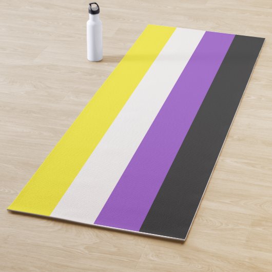 Tapis De Yoga Enby Pride (Indicateur non binaire) (En situation)