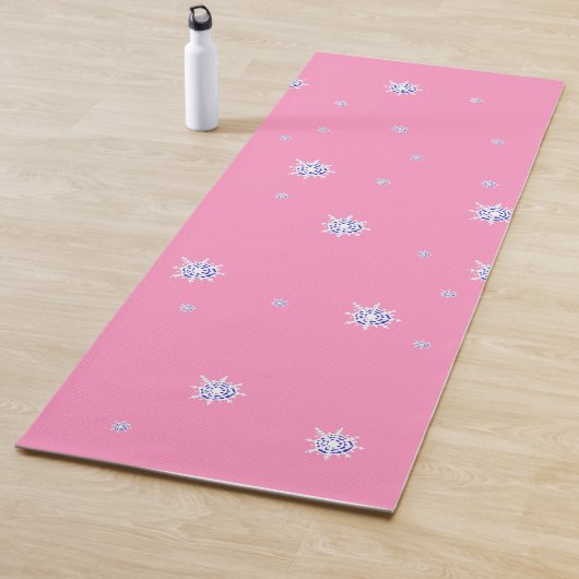 Tapis De Yoga Flambeaux d'hiver roses (En situation)