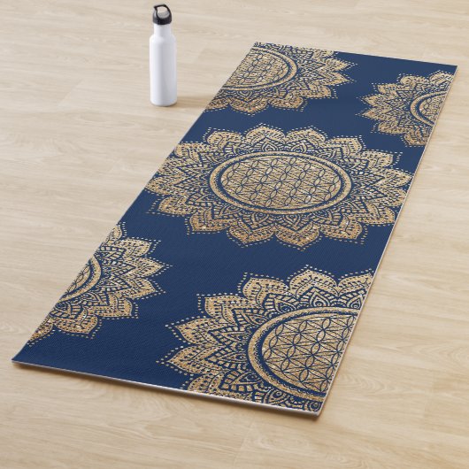 Tapis De Yoga Fleur moderne de vie or Mandala (En situation)