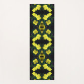 Tapis De Yoga Fleurs de Primrose Jaune Abstraites (Devant)