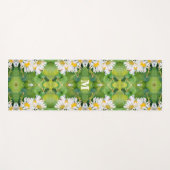 Tapis De Yoga Fleurs marguerites blanches sur Feuilles verts en (Devant (Horizontal))