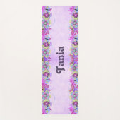 Tapis De Yoga Fleurs mignonnes et papillons sur violet (Devant)