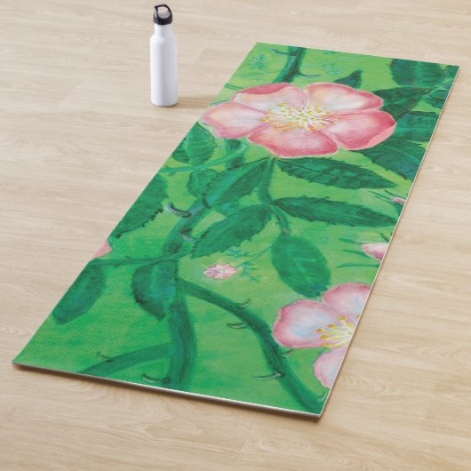 Tapis De Yoga Fleurs roses sauvages (En situation)
