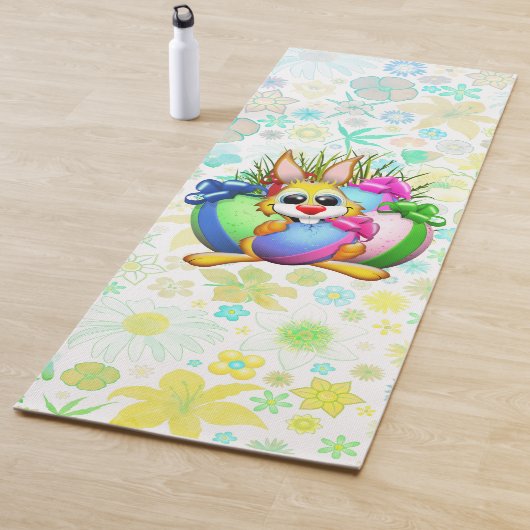 Tapis De Yoga Funny Bunny biting an Easter Egg (En situation)