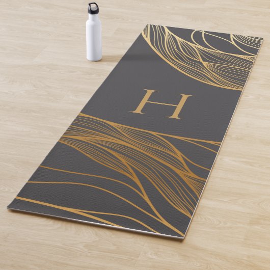 Tapis De Yoga Gold and Gray Modern Pattern Monogram (En situation)