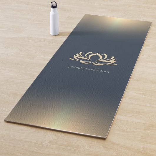 Tapis De Yoga Gold Lotus Spa Salon de beauté Monogramme (En situation)