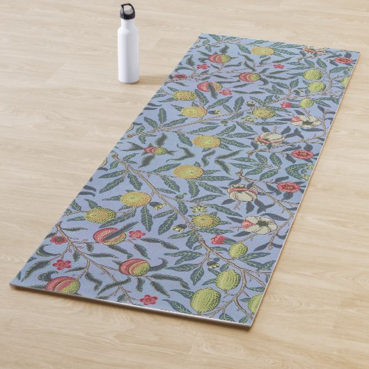 Tapis De Yoga Guillaume Morris Fruit Pomegranate Blue Orament (En situation)