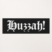 Tapis De Yoga Huzzah ! {Typographie médiévale} (Dos (Horizontal))