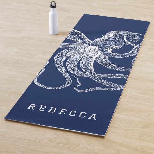 Tapis De Yoga Illustration De Poctopes Blanches Sur Bleu Marine (En situation)
