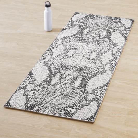Tapis De Yoga Impression de peau de serpent blanc (En situation)
