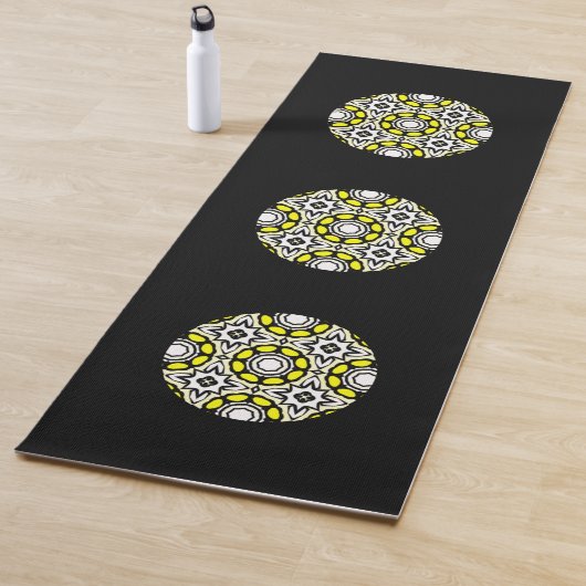 Tapis De Yoga Kaléidoscope du premier volume trente-deux (En situation)