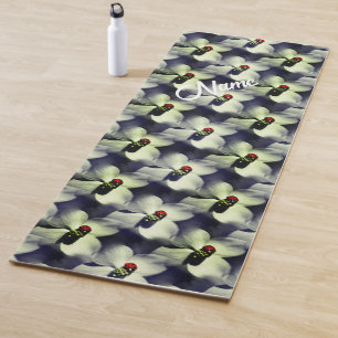 Tapis De Yoga Ladybug Sur Fleur De Dogwood Personnalisé