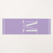 Tapis De Yoga Lavande molle minimale violet et monogramme blanc (Devant (Horizontal))