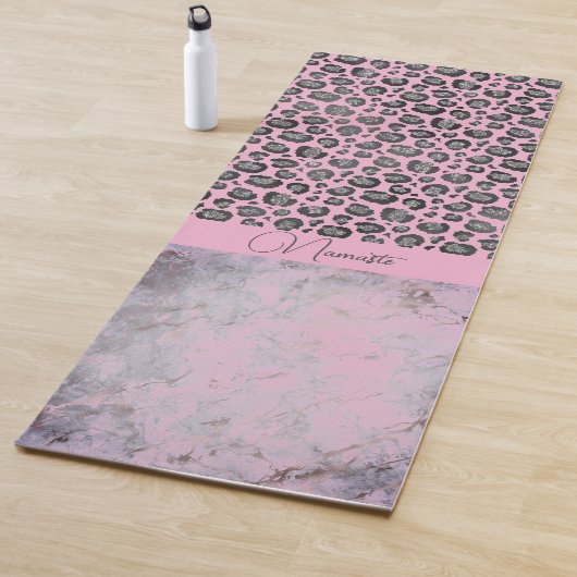Tapis De Yoga Léopard de marbre rose (En situation)