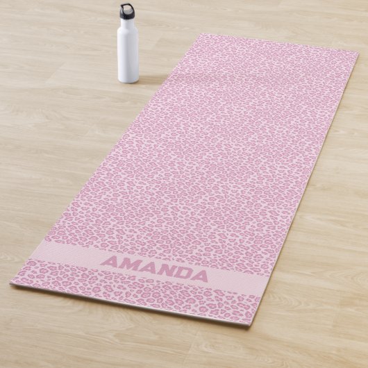 Tapis De Yoga Leopard rose chic personnalisé (En situation)