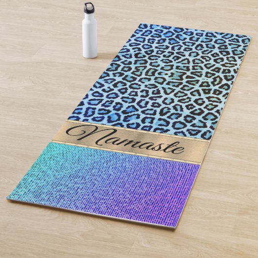 Tapis De Yoga Leopard vert exotique et violet (En situation)