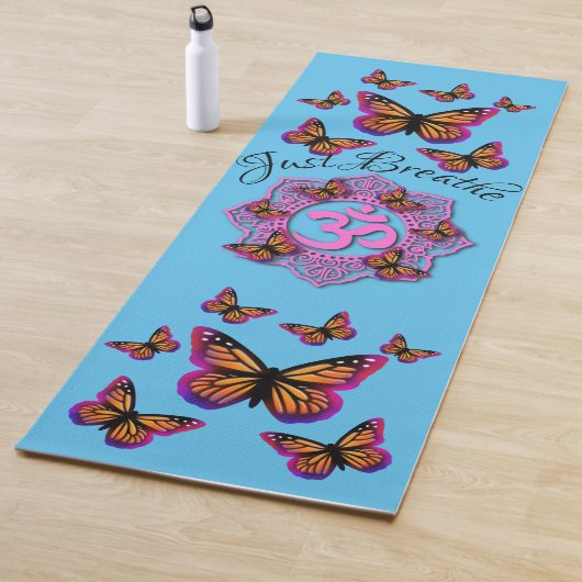 Tapis De Yoga Les papillons design mandala roses ohm respirent (En situation)
