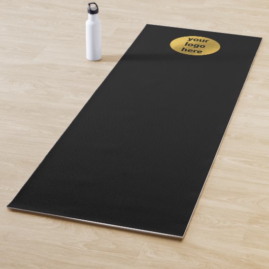 Tapis De Yoga Logo d'affaires Luxe Black Gold Yoga Studio (En situation)
