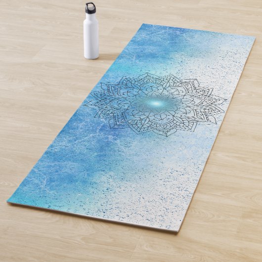 Tapis De Yoga Lotus Mandala sur Speckled Blue (En situation)