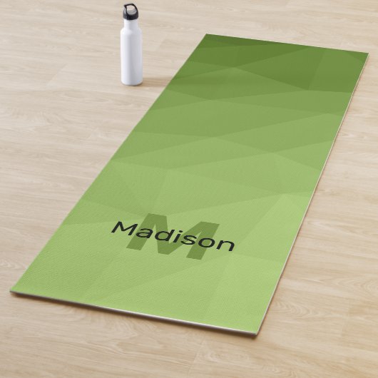 Tapis De Yoga Maillon géométrique vert vert ombre Monogramme (En situation)