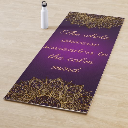 Tapis De Yoga Mandala d'or violet (En situation)