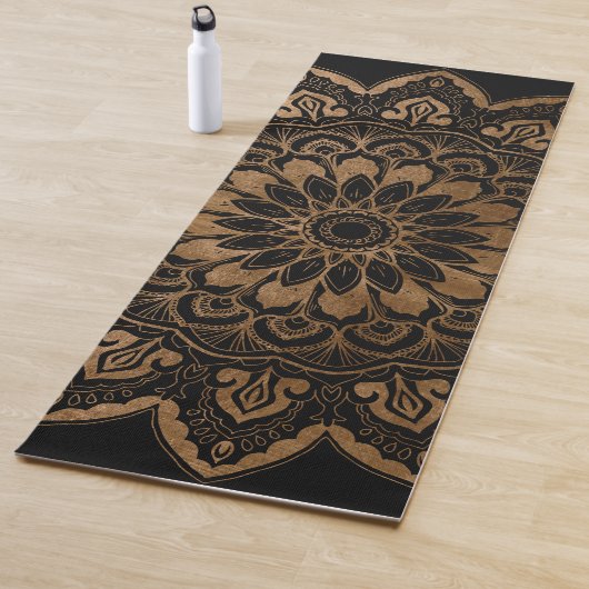 Tapis De Yoga Mandala noir et or (En situation)