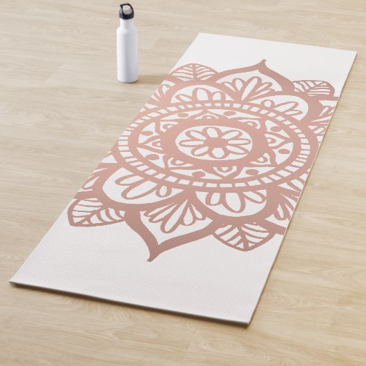 Tapis De Yoga Mandala Rose Gold aux fleurs roses (En situation)