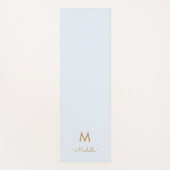 Tapis De Yoga Modern Light Dusty Blue Gold Script Monogram (Devant)