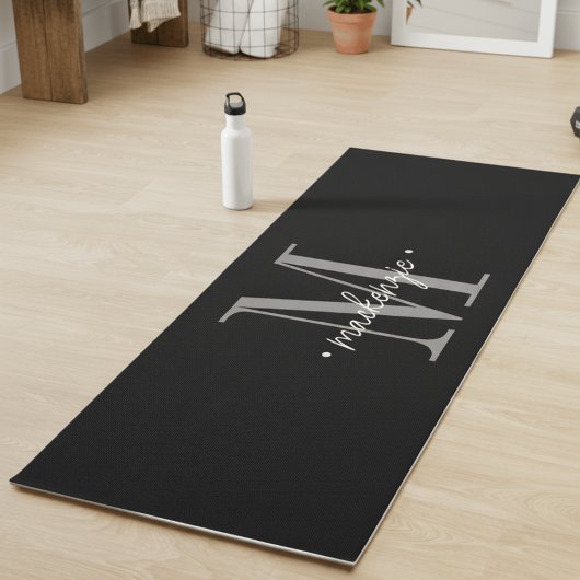 Tapis De Yoga Modern Monogram Minimal Black White