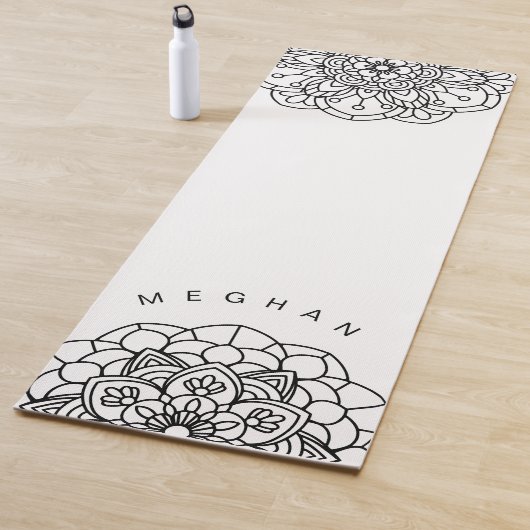 Tapis De Yoga Monochrome Mandala ⎥ Monogramme Yoga Mat (En situation)