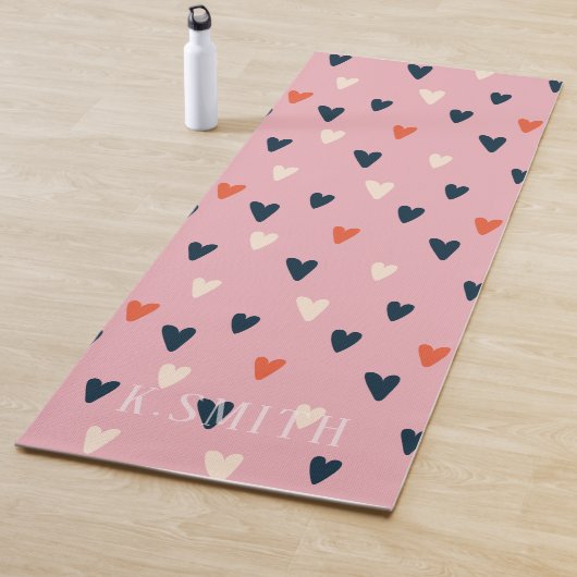 Tapis De Yoga Monogram Kawaii Cute Hearts Motif (En situation)