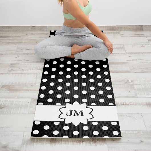 Tapis De Yoga Monogramme à points polka noirs et blancs