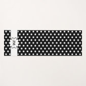 Tapis De Yoga Monogramme à points polka noirs et blancs (Devant (Horizontal))