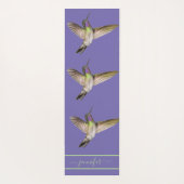 Tapis De Yoga Monogramme de colibri pourpre (Dos)
