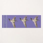 Tapis De Yoga Monogramme de colibri pourpre (Devant (Horizontal))