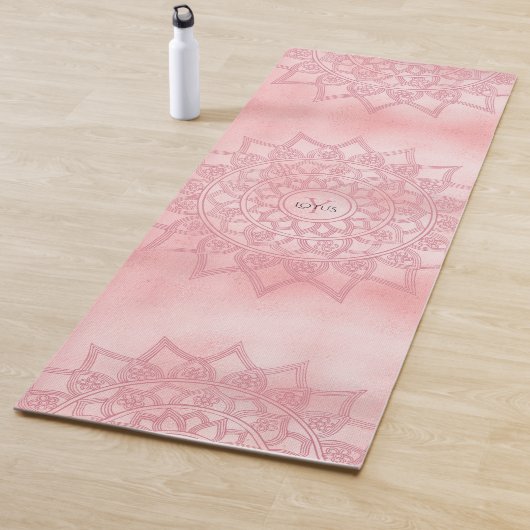 Tapis De Yoga Monogramme de Mandala Rose Gold Floral (En situation)