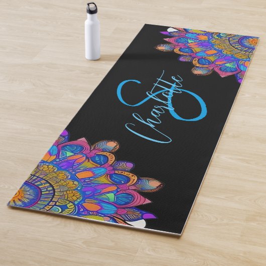 Tapis De Yoga Monogramme de yoga de mandala bleu (En situation)