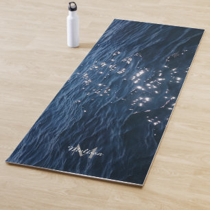 Tapis De Yoga Monogramme des vagues de la mer bleue profonde