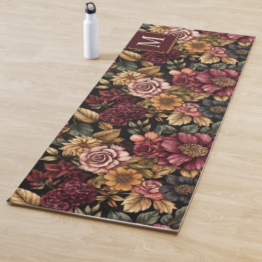 Tapis De Yoga Monogramme du modèle floral de Bourgogne (En situation)